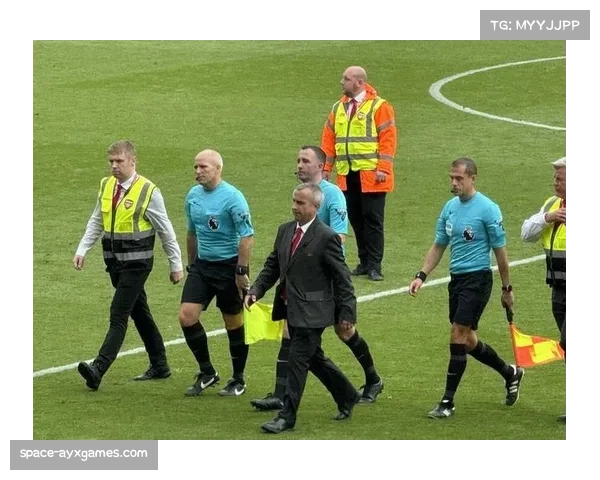 英足总宣布对一家英超俱乐部因球迷不当行为提起指控