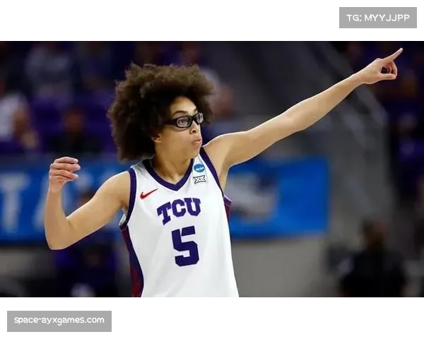 TCU后卫奥利维亚·迈尔斯以榜眼身份加盟明尼苏达山猫，大学期间12次三双